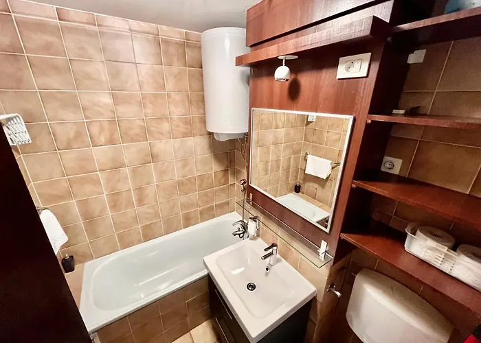 Tisa, דירה בובק